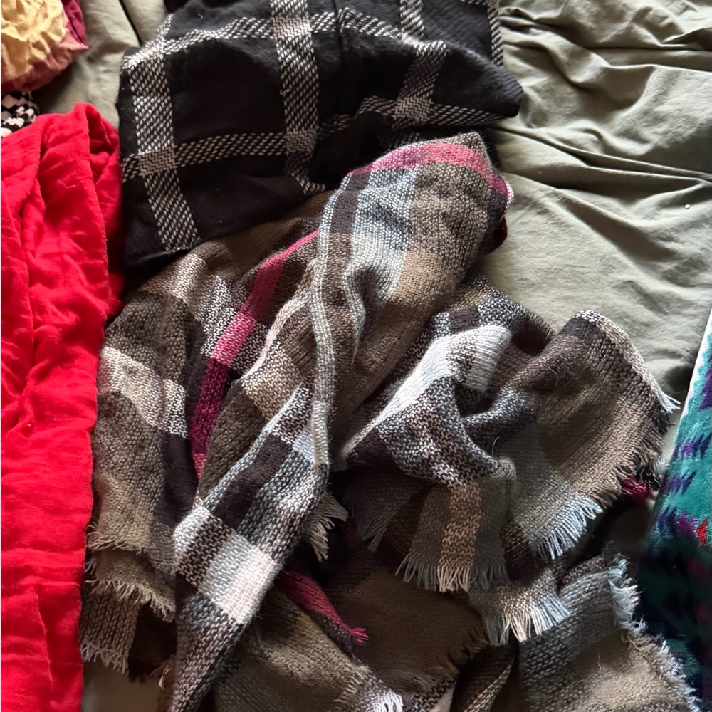 Lot of 7 Scarves Bundle Plaid Skull‎ Print Striped Solid Abstract Cozy Accessory